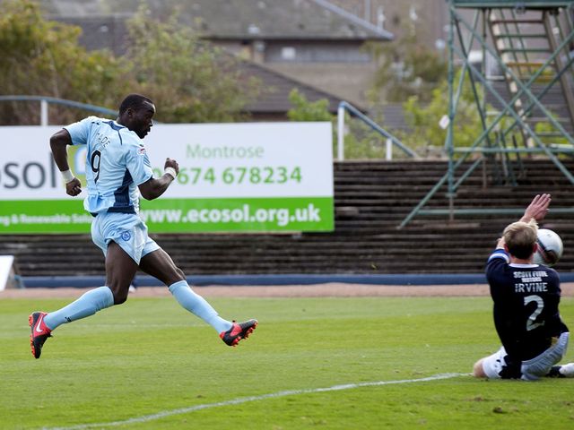 Gregory Tade scores for St Johnstone