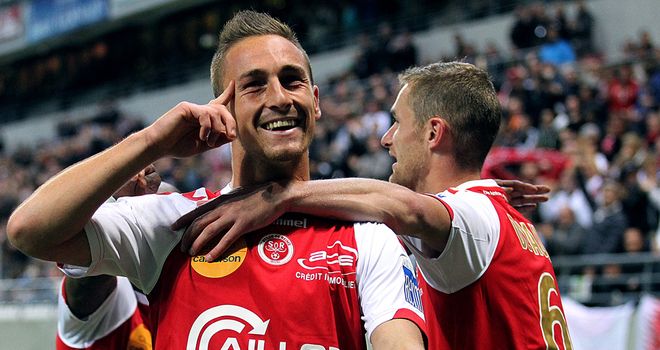 Gaetan Courtet gives Reims the lead