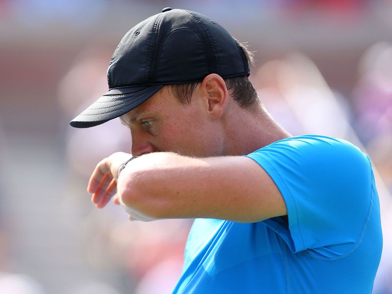 Berdych began to struggle...