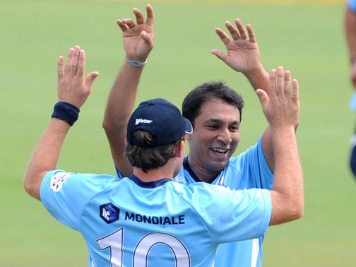 Mahmood - 3 for 16.