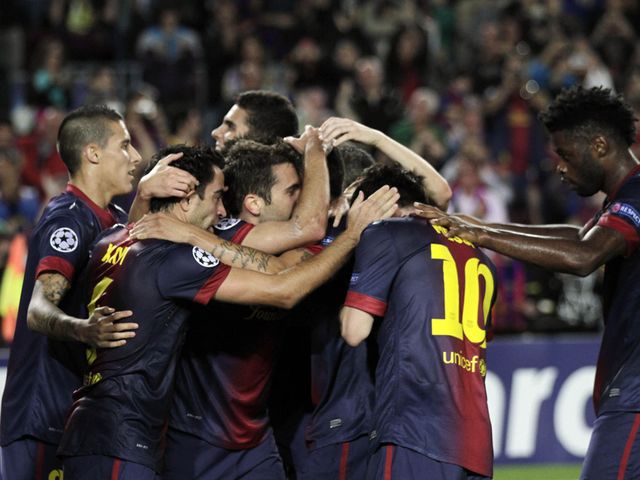 Barcelona celebrate Jordi Alba's last-gasp winner