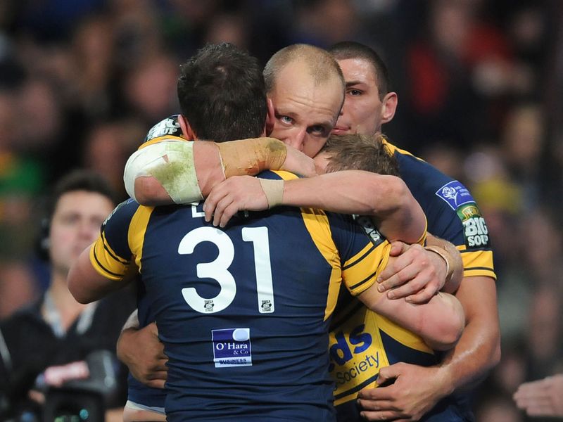 The Rhinos refuse to lie down and get their noses in front thanks to a Carl Ablett try