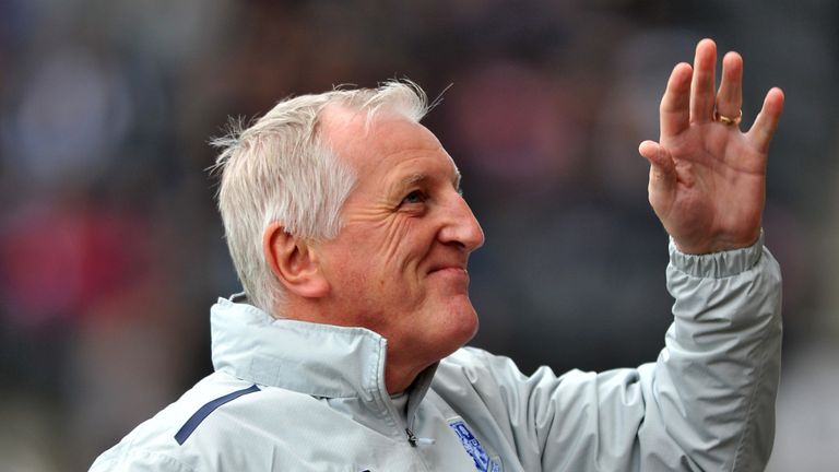 Ronnie Moore: Bids farewell to Vaulks