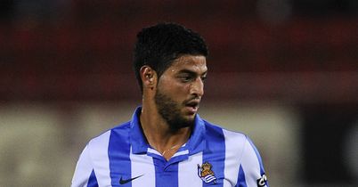 Carlos Vela: Shot tipped over