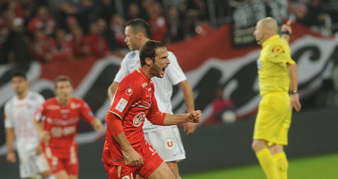 Gregory Pujol earns a point for Valenciennes