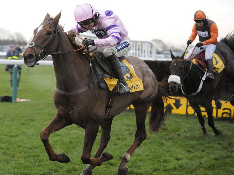 Silviniaco Conti had too much toe for Long Run at Haydock