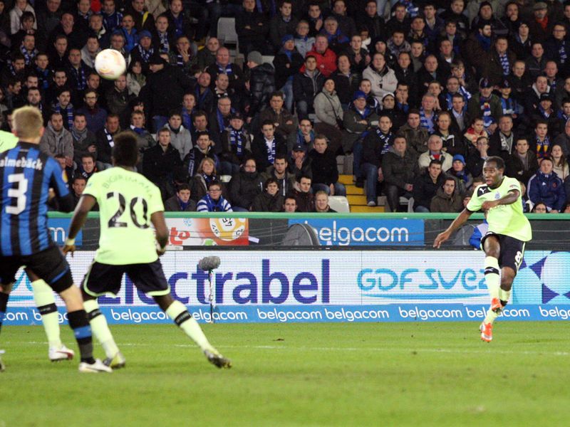 But Vurnon Anita pulls a goal back with a spectacular strike