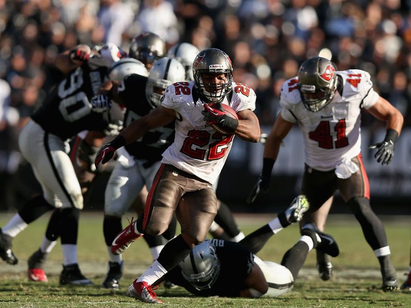 Doug Martin tallied an incredible 251 rushing yards and four touchdowns as the Buccaneers beat the Raiders