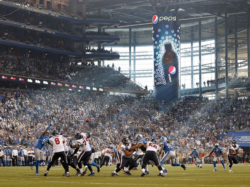 A packed Ford Field watches on as Houston narrowly beat Detroit 34-31