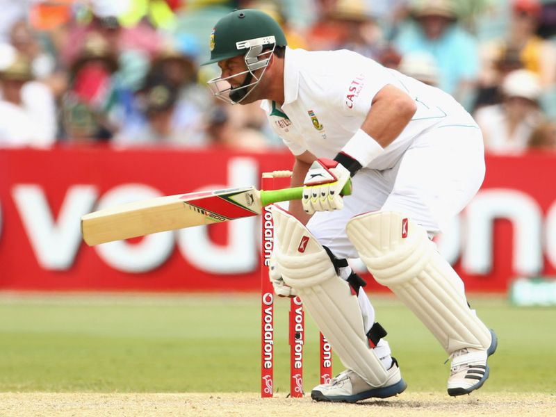 Jacques Kallis came out to bat despite being injured, and was in obvious pain...