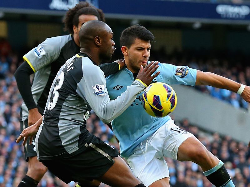Spurs survive a scare when William Gallas handles in the penalty box
