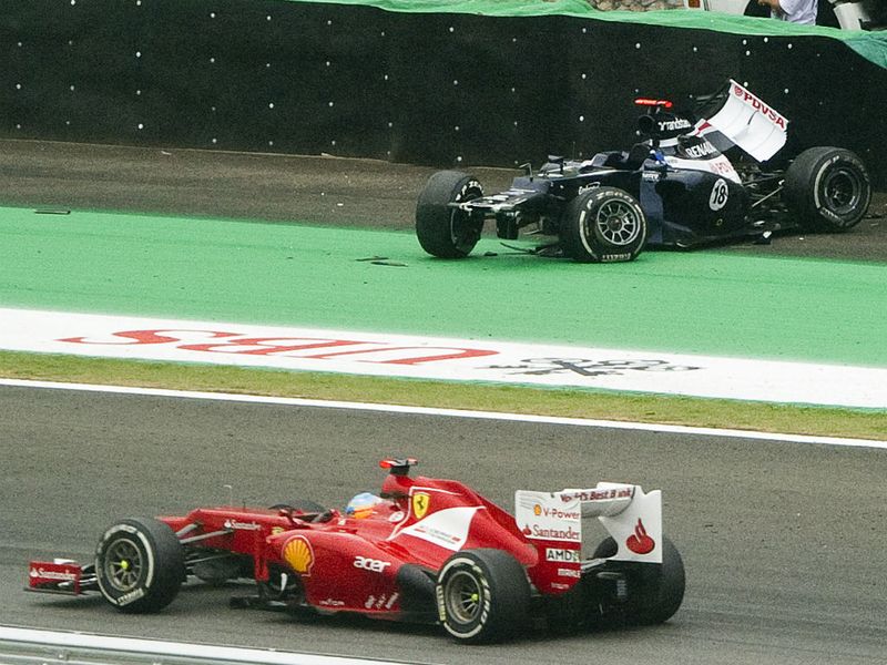 Maldonado crashes out