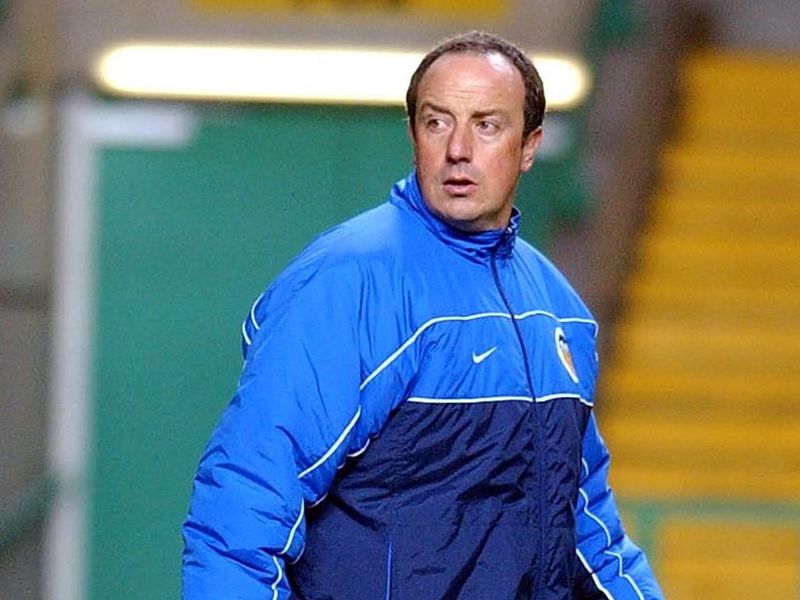 Immediate success followed, Valencia won La Liga in 2001/02 season. Benitez picked up Manager of the Year from Don Balon and El Pais.