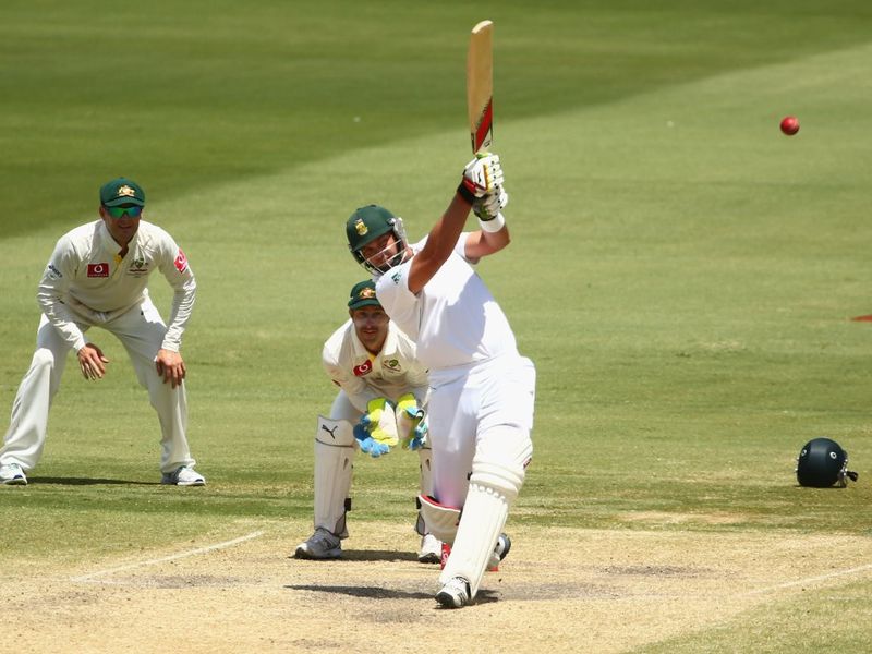 Jacques Kallis batted through a hamstring injury.
