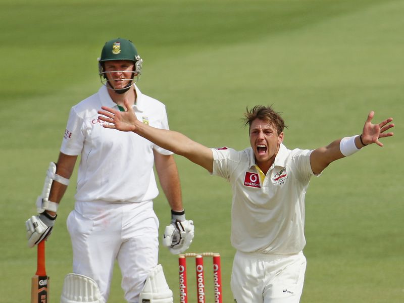 Pattinson was convinced he had Smith caught behind...