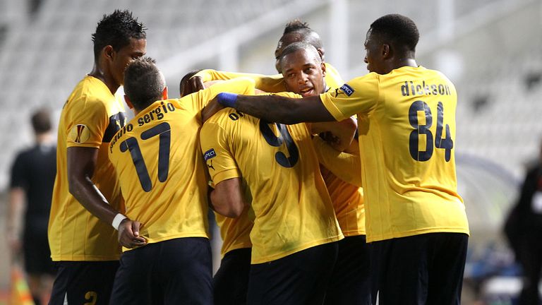AEL celebrate against Marseille
