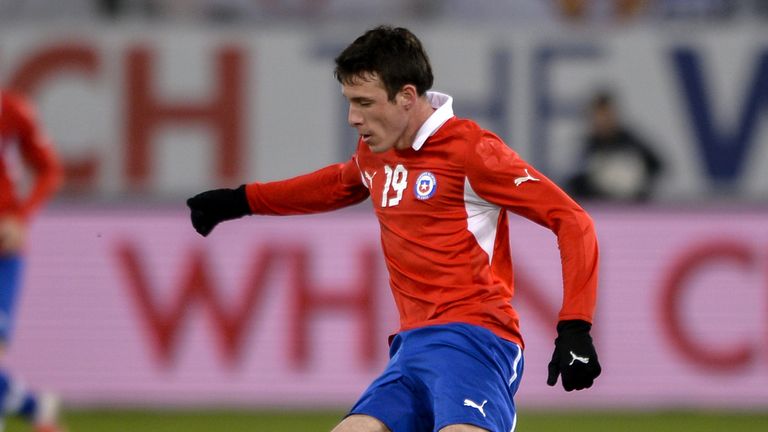 Angelo Henriquez: Says Manchester United are not letting him go to play with Chile