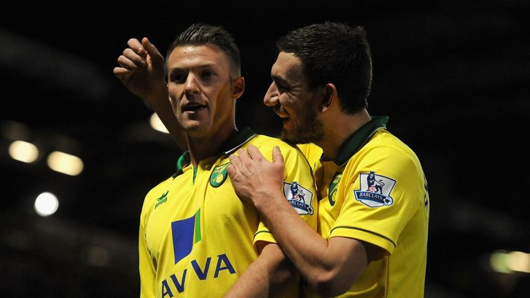Anthony Pilkington (l): Expected to be back from injury soon