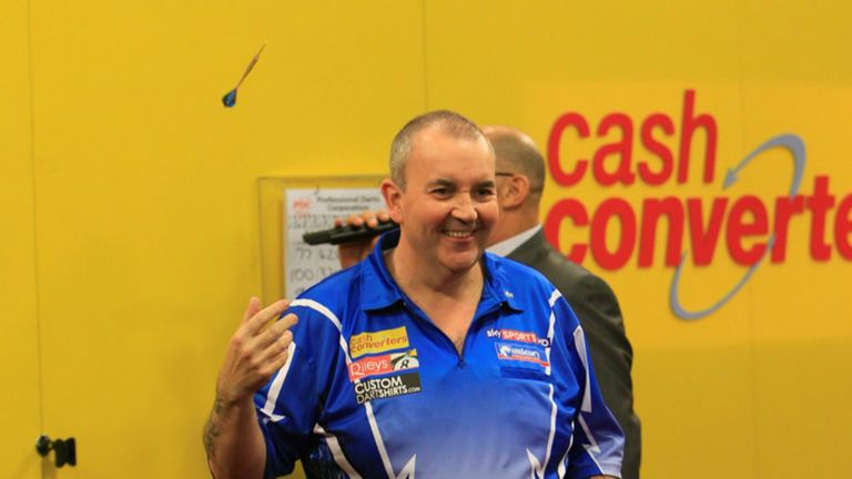 Phil Taylor: Dramatic comeback to beat Andy Hamilton (pic - Lawrence Lustig)