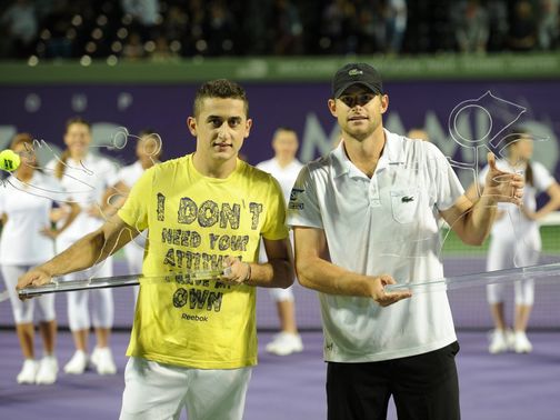 Almagro (l) with Roddick at the presentation ceremony
