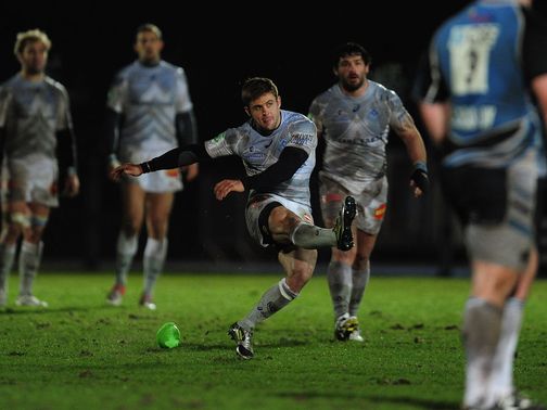 Rory Kockott kicks Castres to victory.