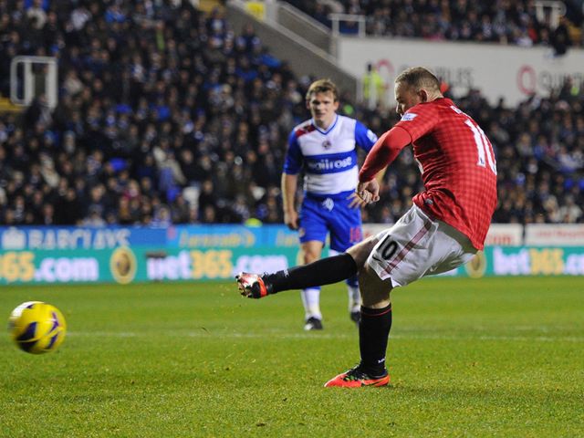 Wayne Rooney puts United ahead from the spot