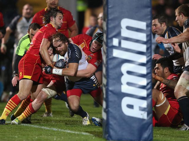 Andy Goode goes over for a Worcester try