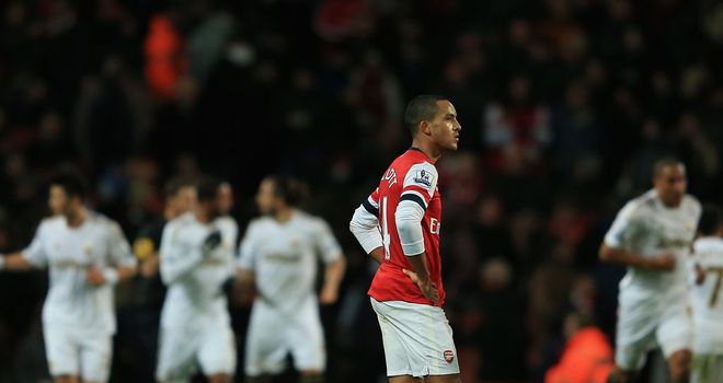 Theo Walcott: Arsene Wenger has urged England international to sign new deal