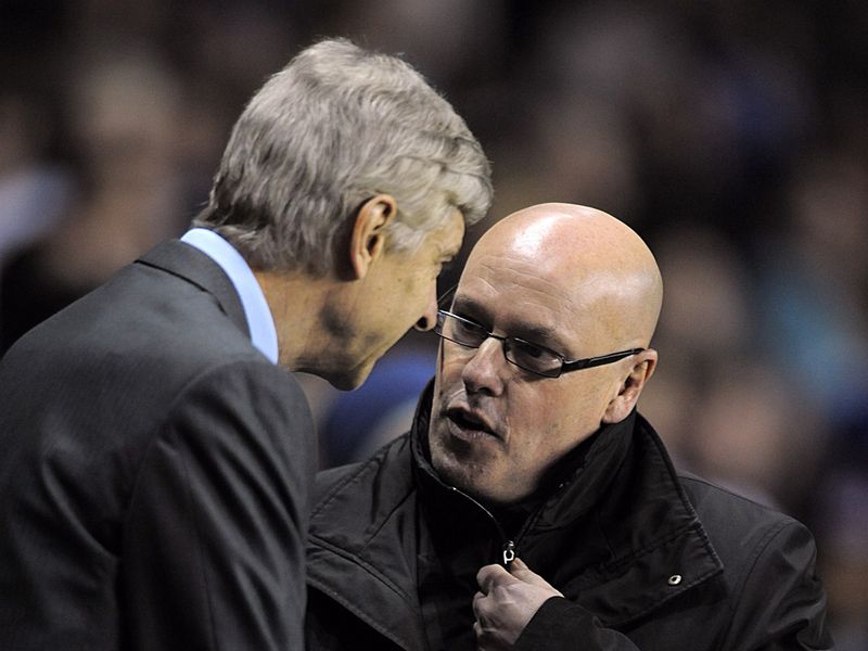 Arsene Wenger is hoping his Arsenal side can boost their top-four hopes with a victory against Brian McDermott's struggling Reading tonight