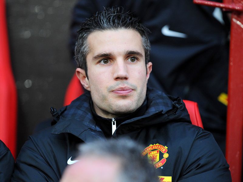 Squad rotation appears to be the order of the day in the Premier League. The league's top scorer Robin van Persie has to make do with a place on the bench.