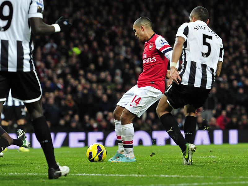 Just doubling checking, yes, we definitely have goalkeepers at the Emirates! Theo Walcott scoops the ball into the top corner to make it 4-3 on 73 minutes.