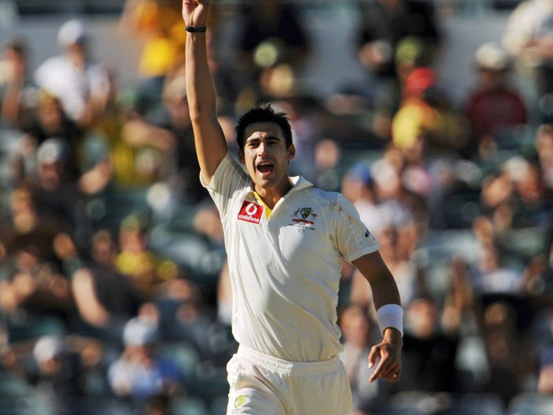 Mitchell Starc finished with six wickets in a total of 569 all out.