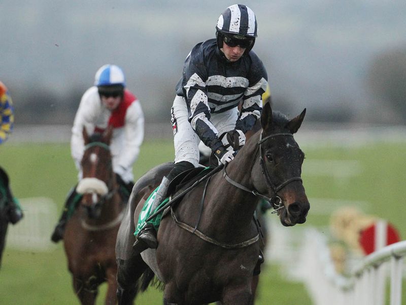 Union Dues wins the finale as Patrick Mullins matches the Irish record for amateur wins in calendar year