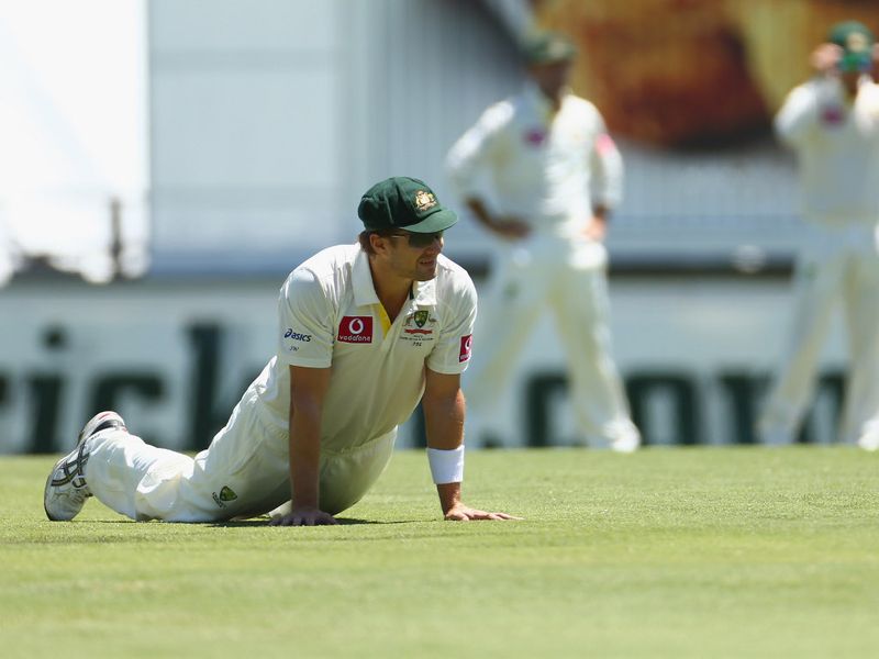 Australia were largely floored, with South Africa's lead growing to 382 at lunch.