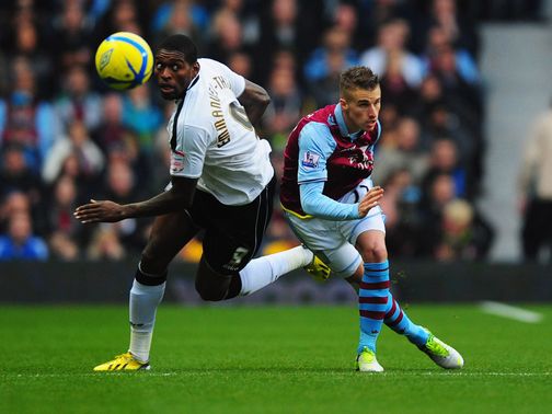 Jay Emmanuel-Thomas gets the better of Joe Bennett