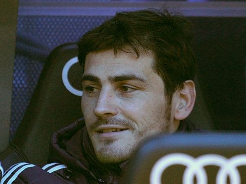 Iker Casillas: Returns after hand injury