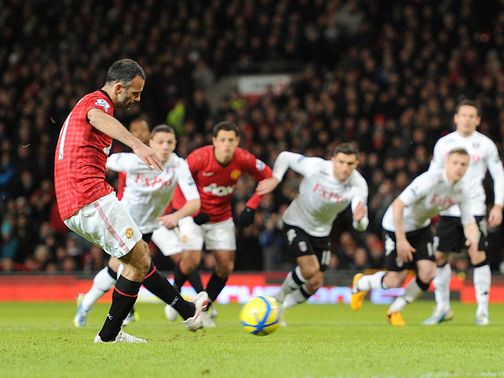 Ryan Giggs scores Manchester United's opening goal from the spot