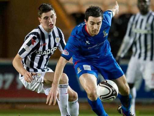 Kenny McLean tracks Ross Draper