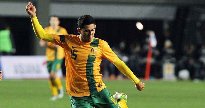 Tom Rogic: Australia international granted work permit for Celtic switch