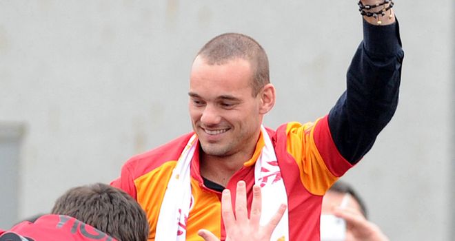 Wesley-Sneijder-in-Istanbul-for-Galatasaray-m_2889371.jpg (660×350)