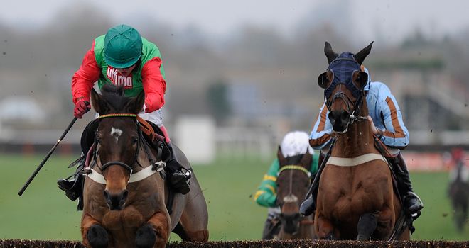 Vino Griego (right) in action