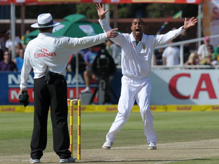 Robin Peterson gets the wicket of Brendon McCullum