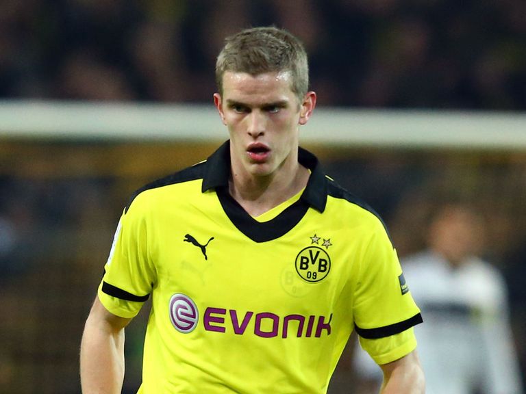 Sven Bender: Signs a new deal