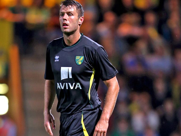 Elliott Ward: Returns to Nottingham Forest