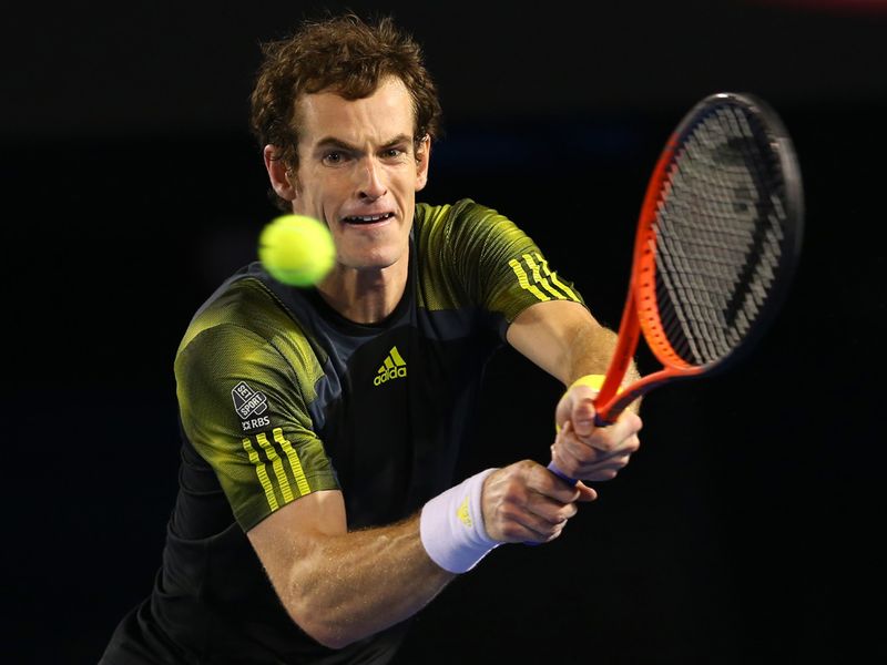 Murray started in style by winning the first set 6-4.