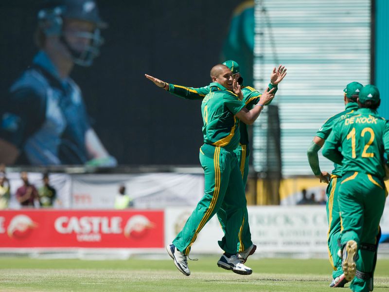 Rory Kleinveldt resigned Martin Guptill to his second duck of the series.