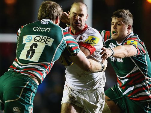 Charlie Hodgson looks for a way through