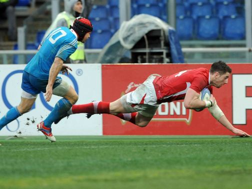 Alex Cuthbert scores for Wales