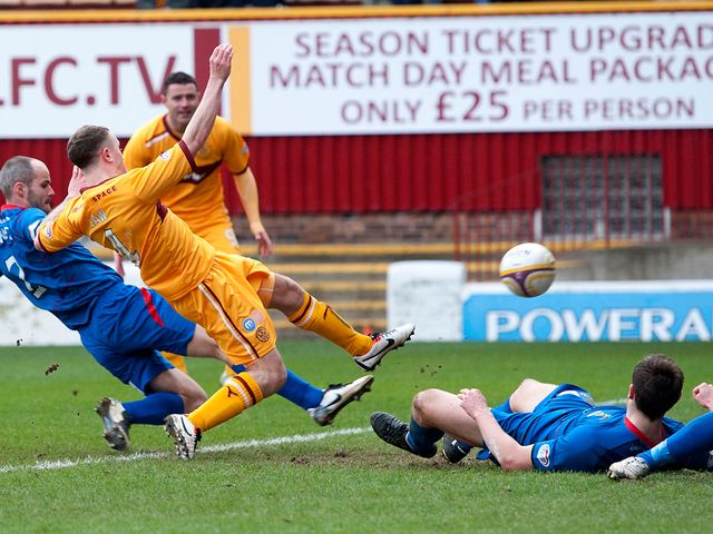 Nicky Law nets for Motherwell.