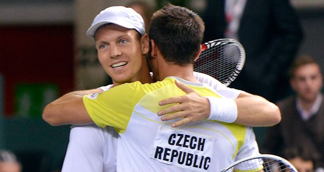 Tomas Berdych and Lukas Rosol win through mammoth struggle